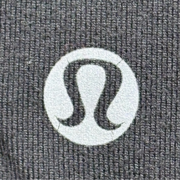 Lululemon Reverse Groove Short - Picture 4 of 6
